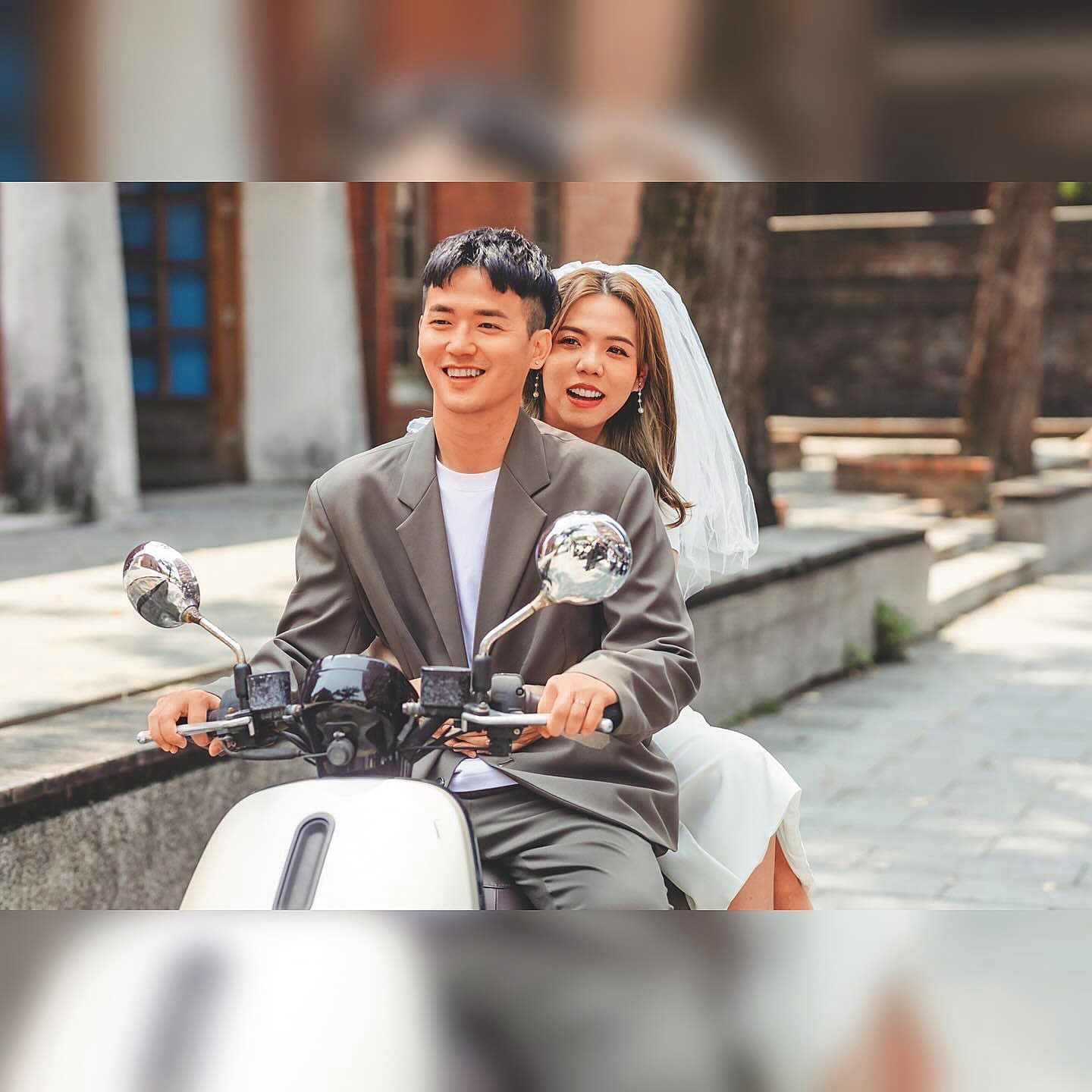 Ariel(右)跟Ken(左)2024年4月登記結婚,婚紗照相當甜蜜。(翻攝自Ken IG)