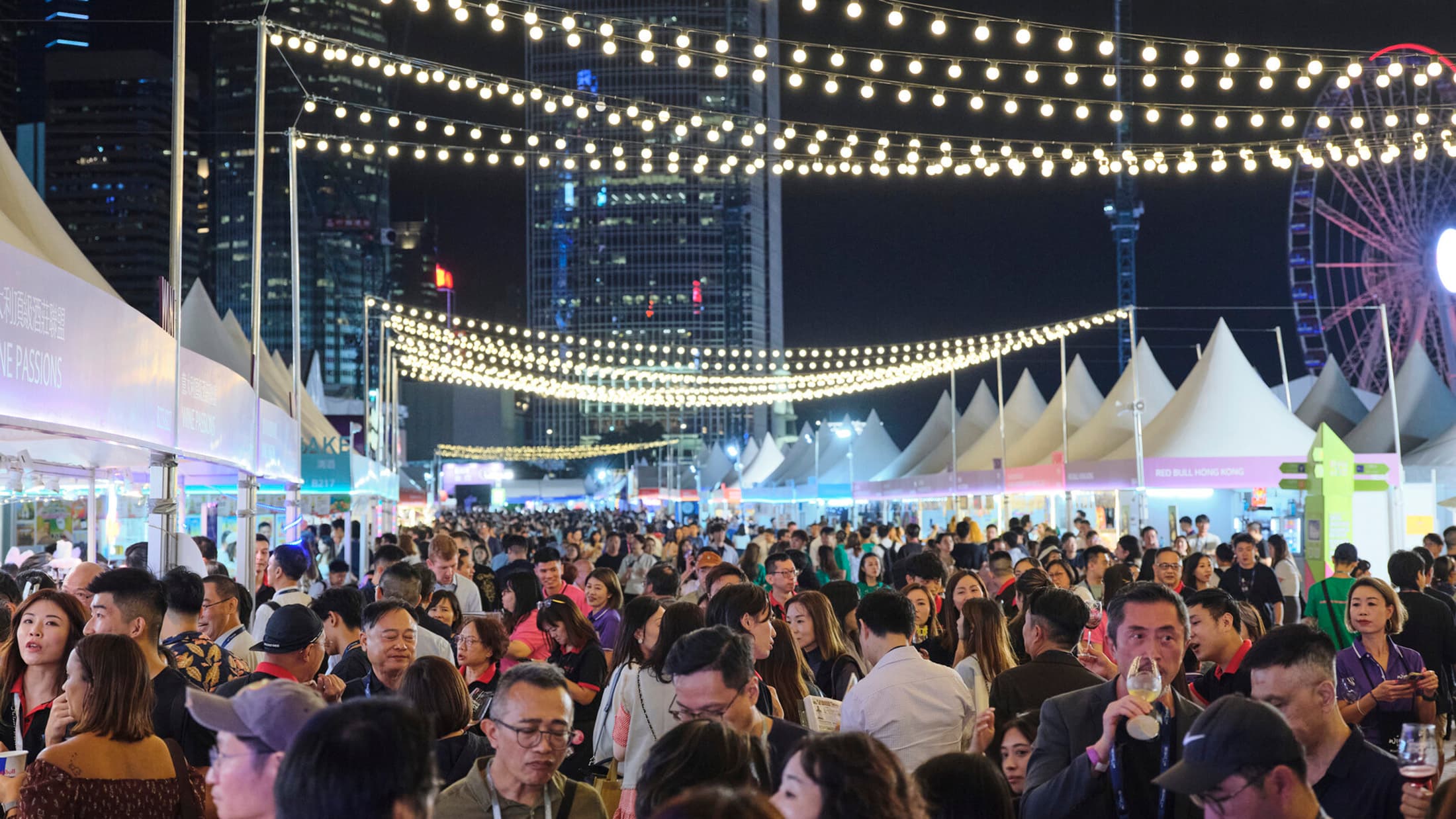 2024香港美酒佳餚巡禮將從週四、五下午4點，以及週末中午開始，一直營業至晚間11點。（香港旅遊發展局提供）
