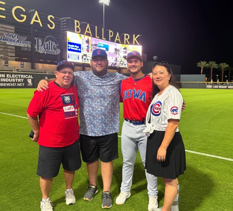 Jonathan Long與家人在球場合影。（翻攝自Instagram）