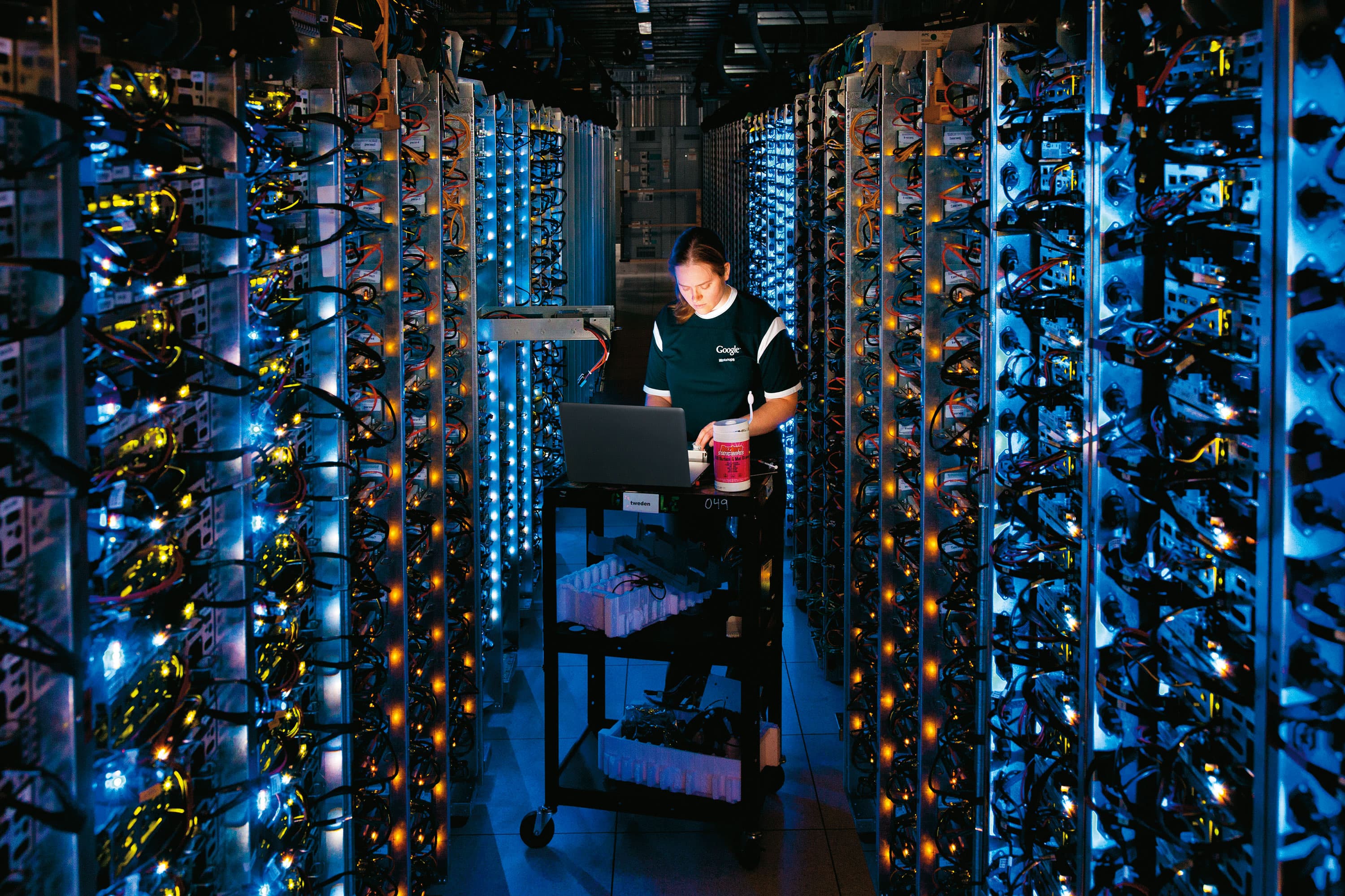 廣達躍為白牌伺服器龍頭，握有Google、臉書、微軟、亞馬遜、阿里巴巴等大型客戶。（翻攝Google官網）