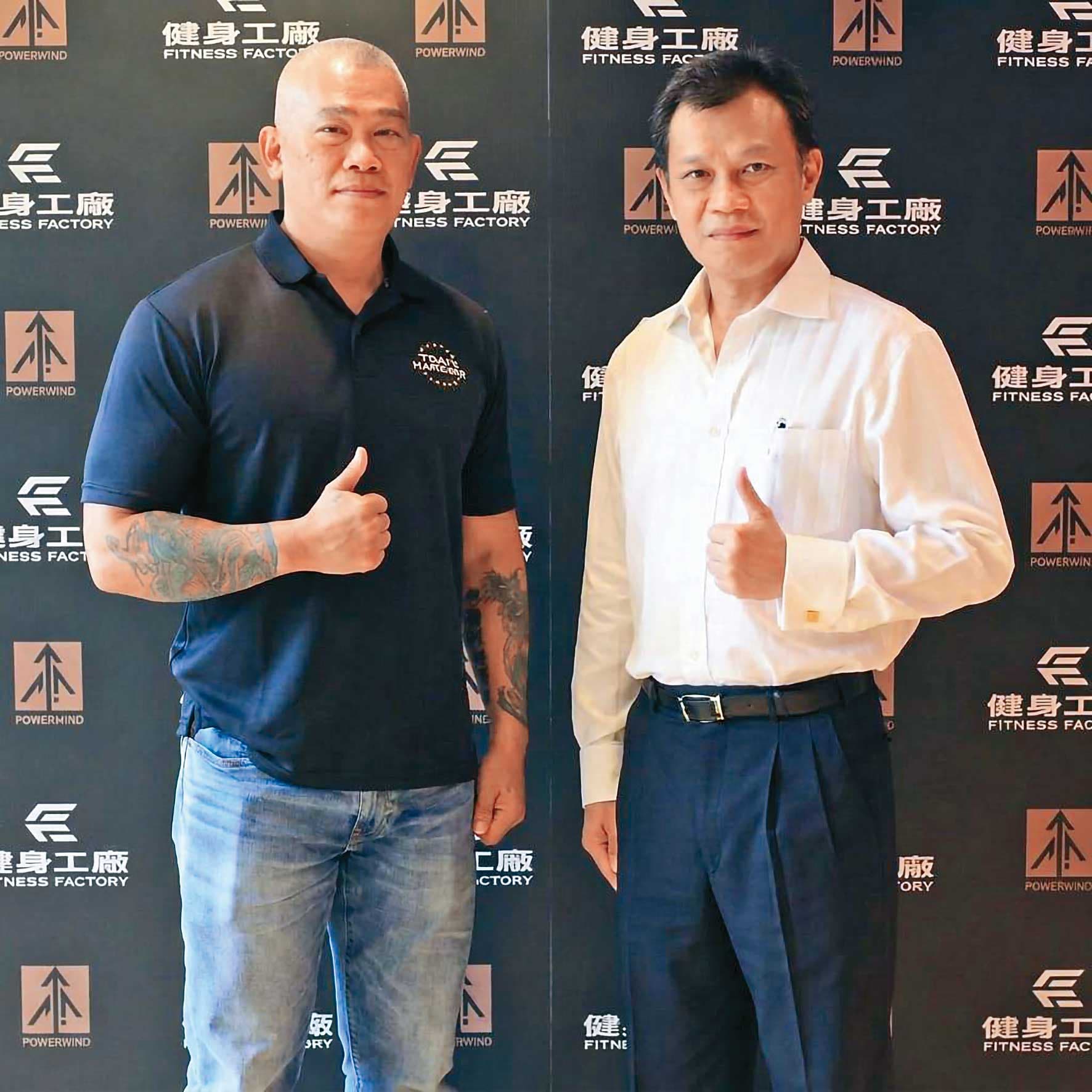 哥哥陳尚義（右）過去在外商半導體公司工作，回台後，幫助創立健身工廠的弟弟陳尚文（左）進軍資本市場。（柏文健康提供）