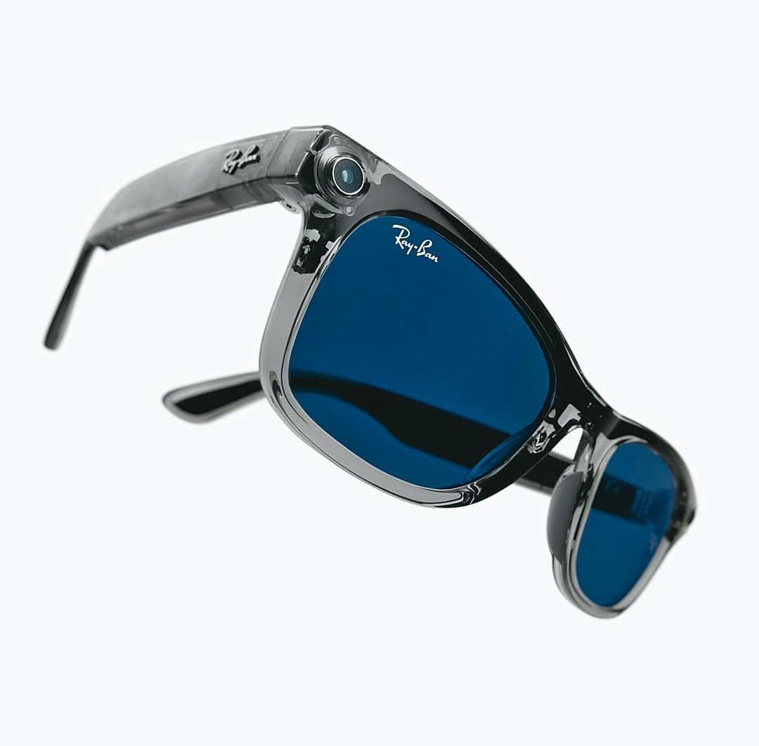 Ray-Ban Meta Wayfarer可透過語音指令解鎖功能，讓數位生活更加輕鬆便利。（翻攝自Ray-Ban IG）