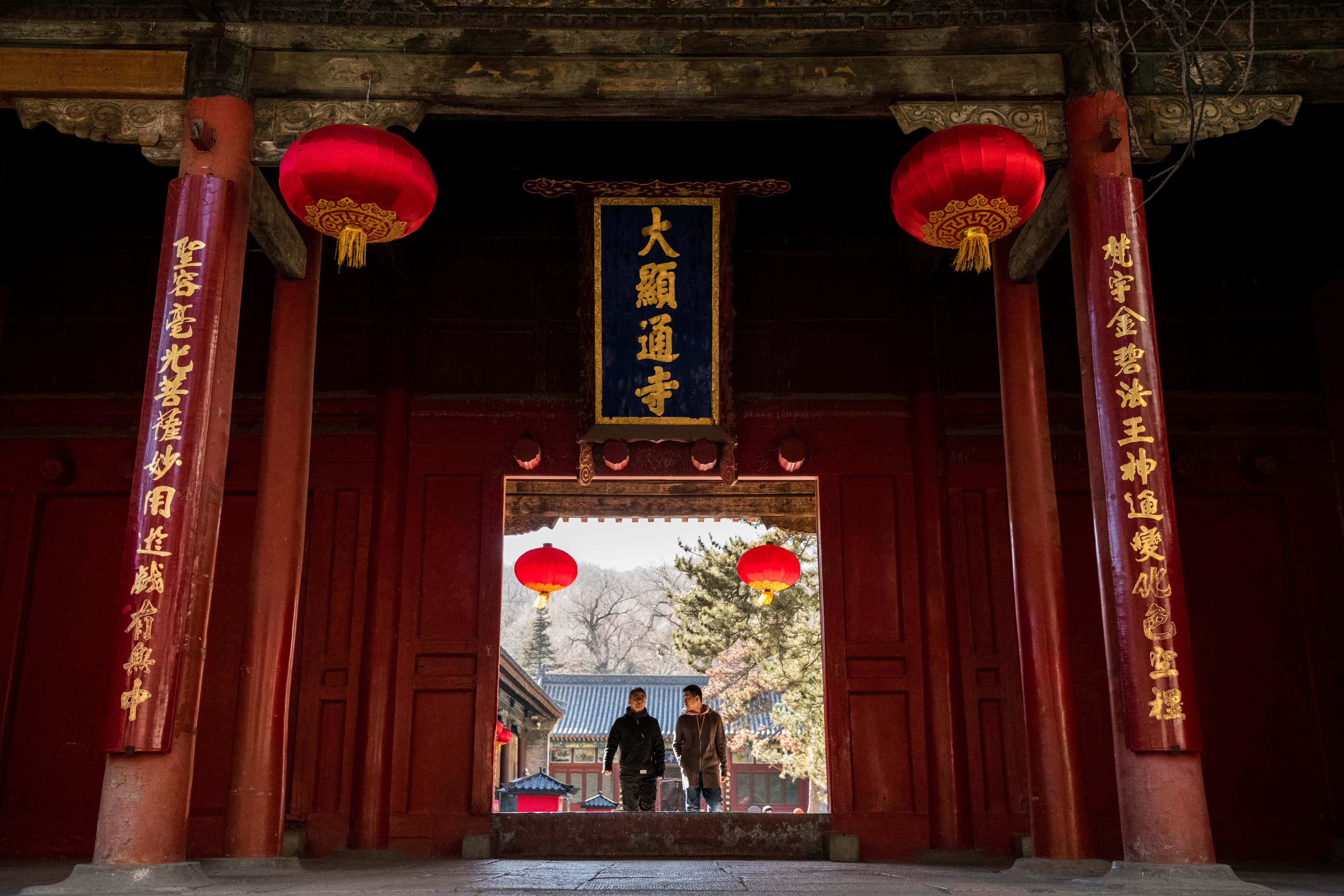 顯通寺「銅殿」及銅塔,金光閃耀、工藝精湛。