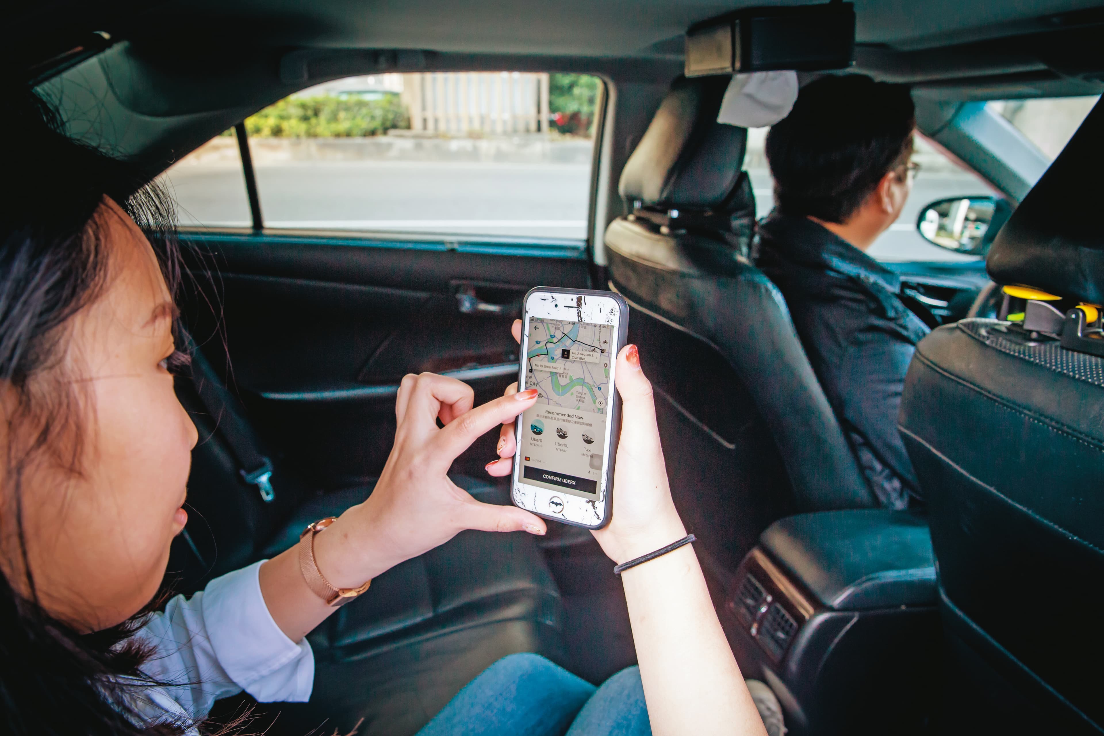 叫車平台Uber加入競爭之後,對台灣計程車市場造成重大變化,消費者習慣用APP叫車。