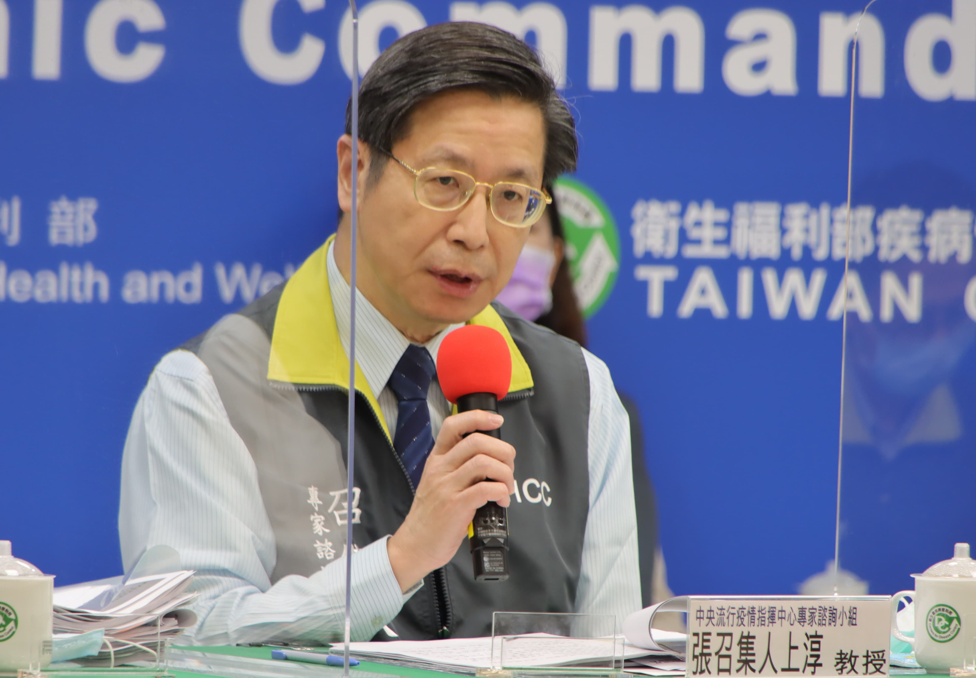 有媒體質疑案913的Ct值降低可能為近期感染,張上淳對此補充說明。