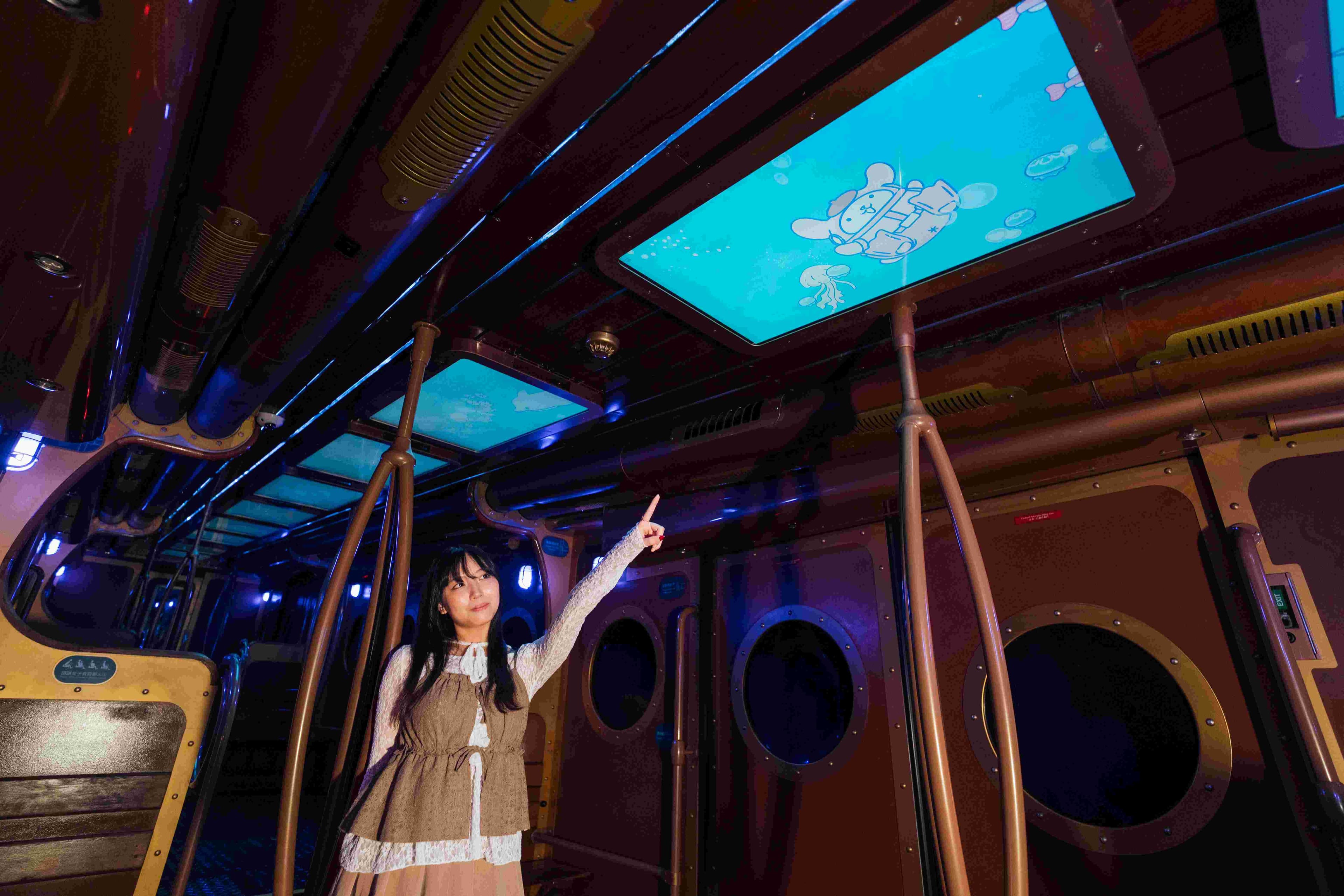 香港海洋公園的「海洋列車」是一條全長1.3公里、連接山下「海濱樂園」與山上「高峰樂園」的雙向登山鐵路,單趟車程約4~5分鐘。(香港海洋公園提供)