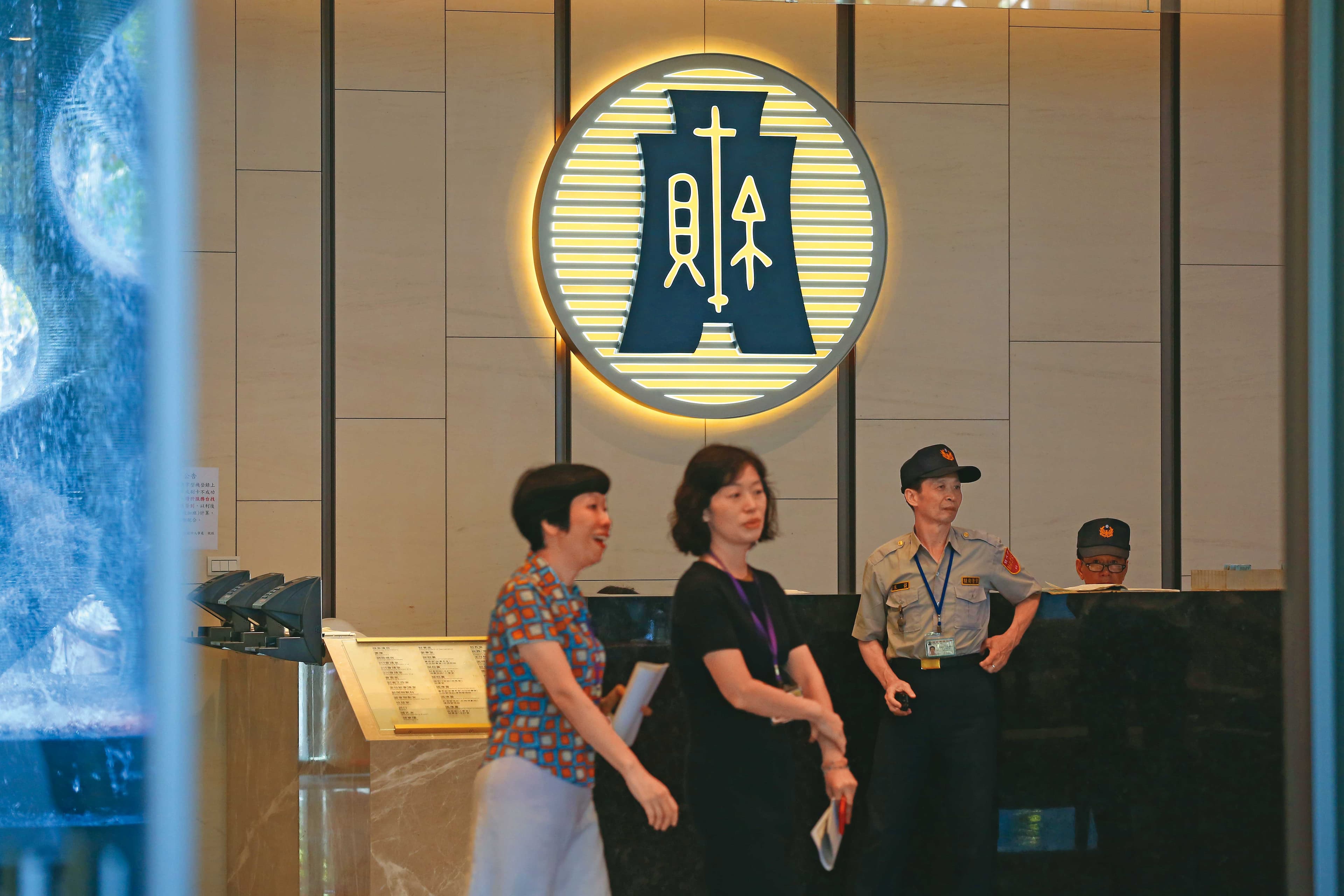 單身無子女且父母已逝者,若生前未預立有效遺囑,遺產依法全數歸屬國庫。